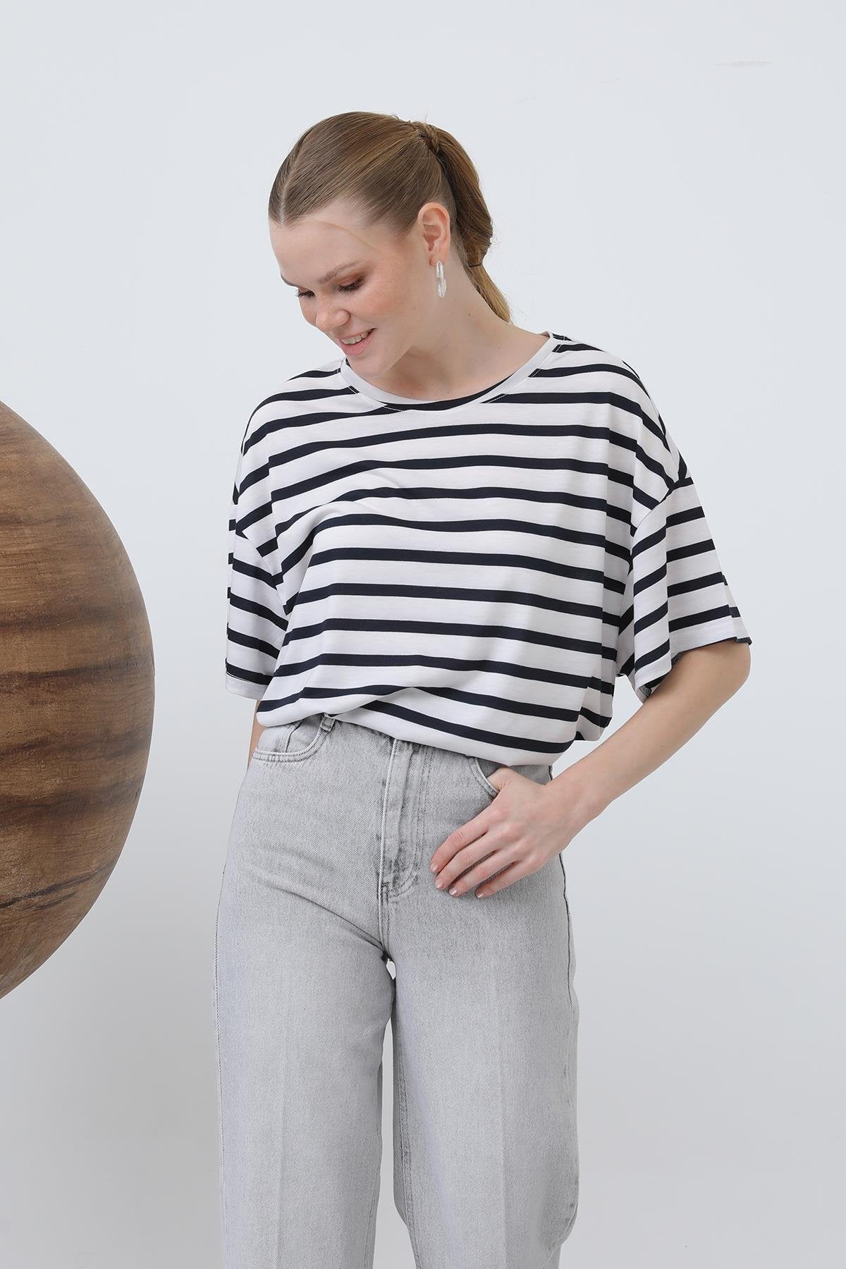 Kadın Bisiklet Yaka Çizgili Tshirt - 20634TSH