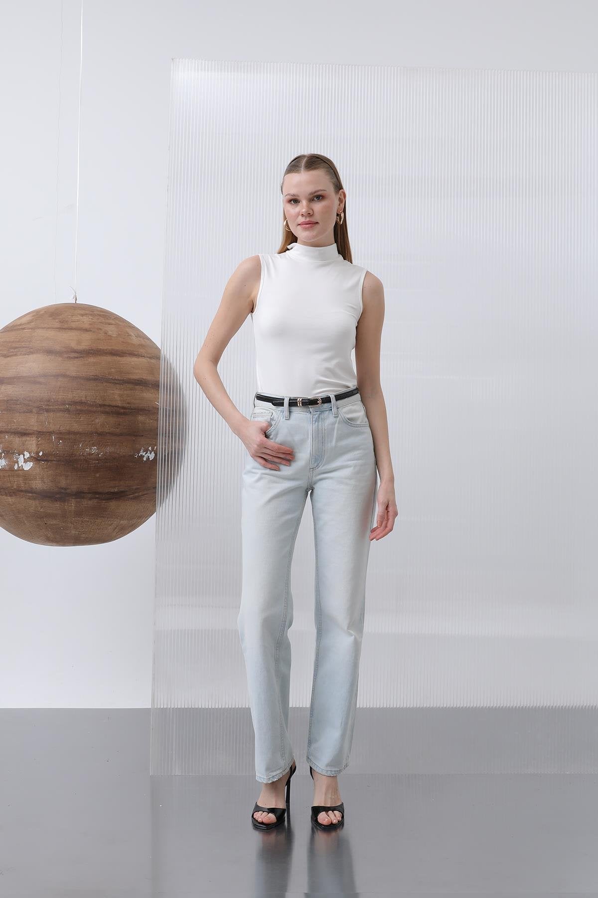 Kadın Sıfır Kollu Boğazlı İçlik - 40005BLZ