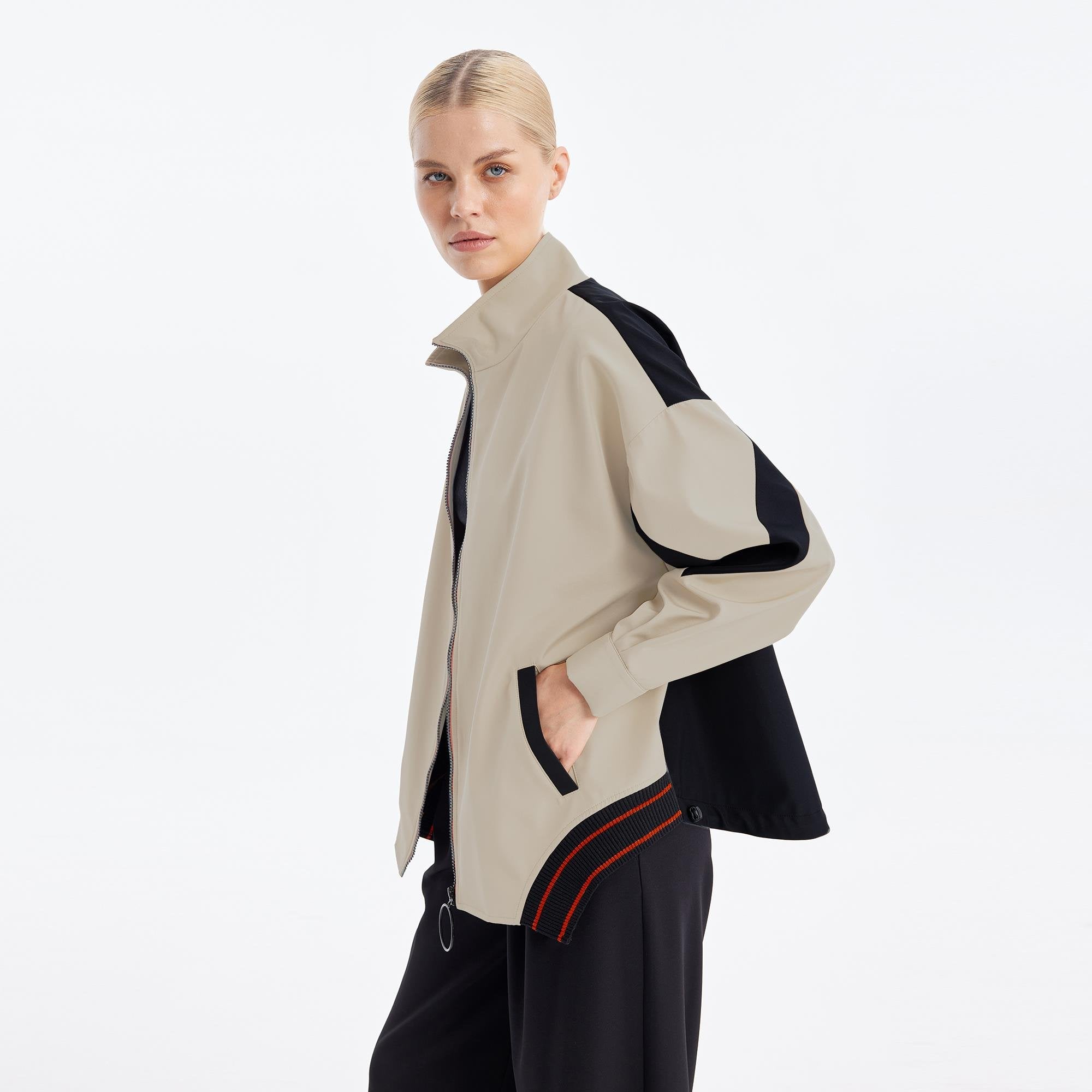 Kadın Parçalı Arka Lastikli Ceket  - 31530CKT