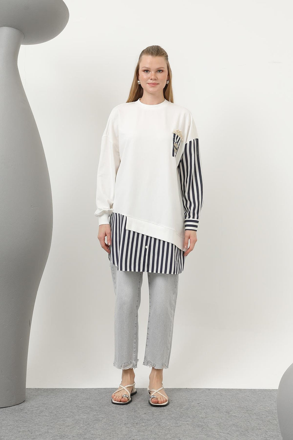 Kadın Önü Pop Corn Baskılı ve Boncuk İşlemeli Çizgi Garnili Tunik - 10651TUN