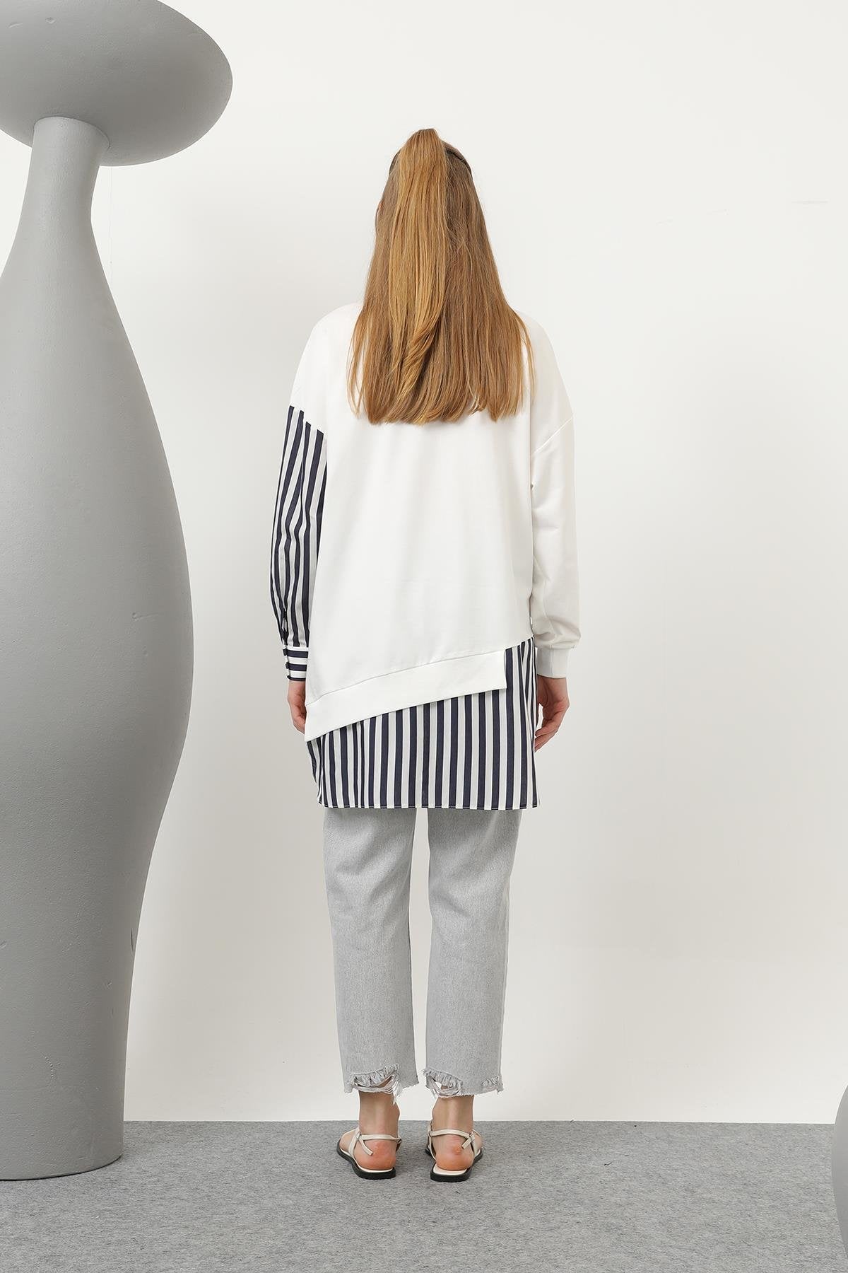 Kadın Önü Pop Corn Baskılı ve Boncuk İşlemeli Çizgi Garnili Tunik - 10651TUN