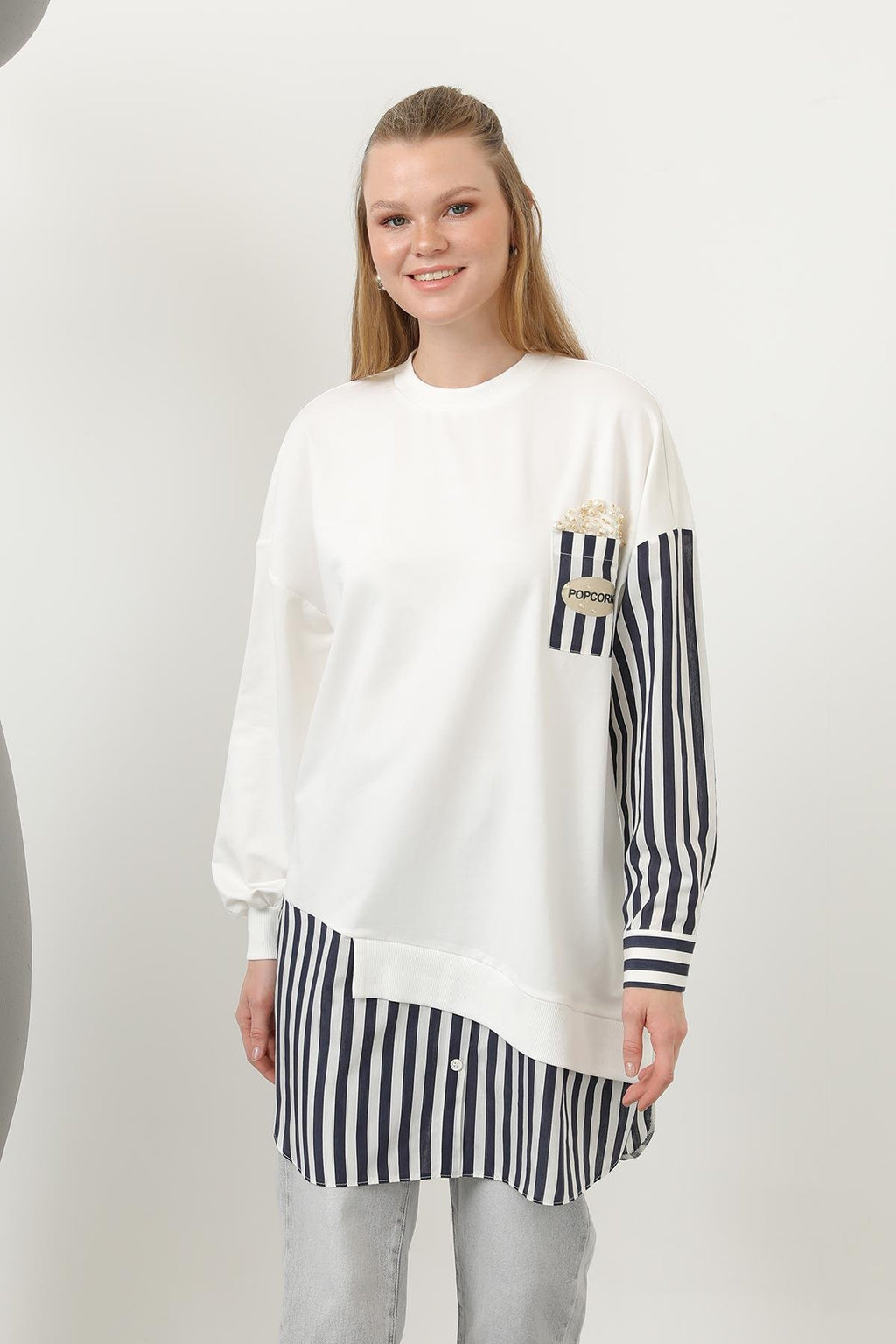 Kadın Önü Pop Corn Baskılı ve Boncuk İşlemeli Çizgi Garnili Tunik - 10651TUN